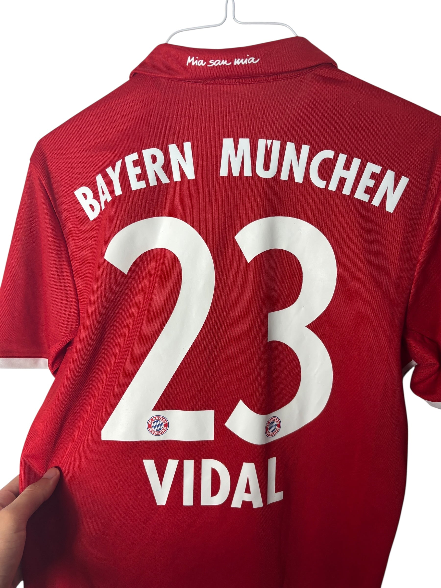FC Bayern München Heimtrikot 2016/17  “Vidal” - S
