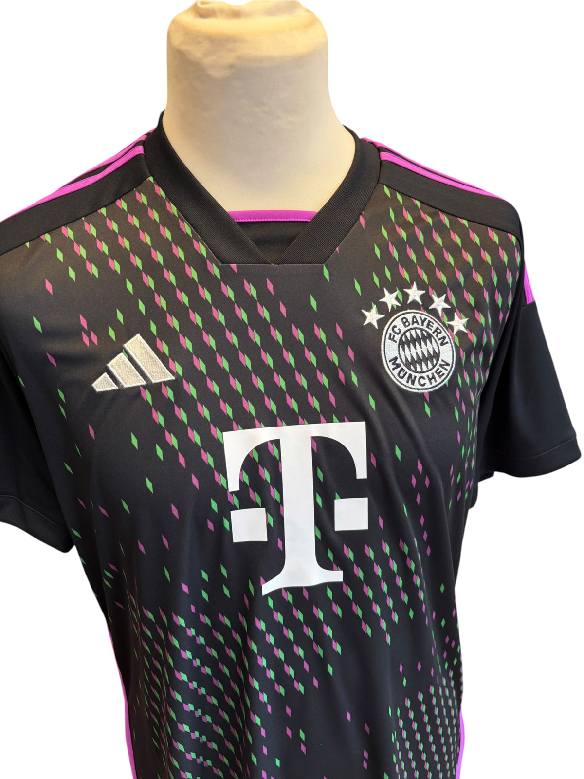 FC Bayern München Auswärts Trikot 2023/24 “Kane” - L