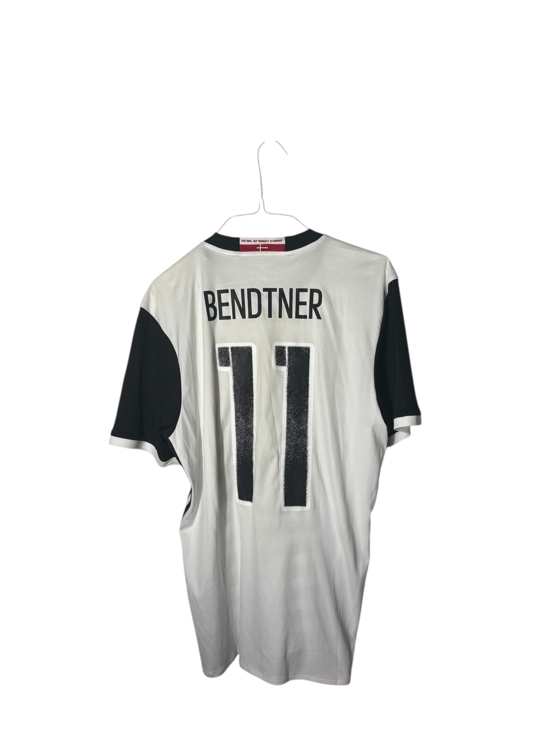 Dänemark Auswärts Trikot 2016/17 “Bendtner” - M